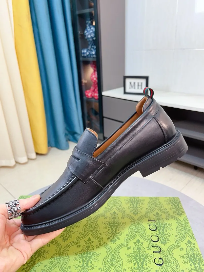 Men's shoes 💰500🌹🌹[GUCCI Gucci] A new style of formal men's leather shoes is coming ~ The original quality upper is made of Italian cowhide➕The leather is soft and delicate, comfortable and soft. The top layer of genuine leather, rubber wear-resistant outsole, the shoe shape is dignified and domineering, and the luxury charm is not concealed! The natural and free nouveau riche leads the trend. Code number: 38-44